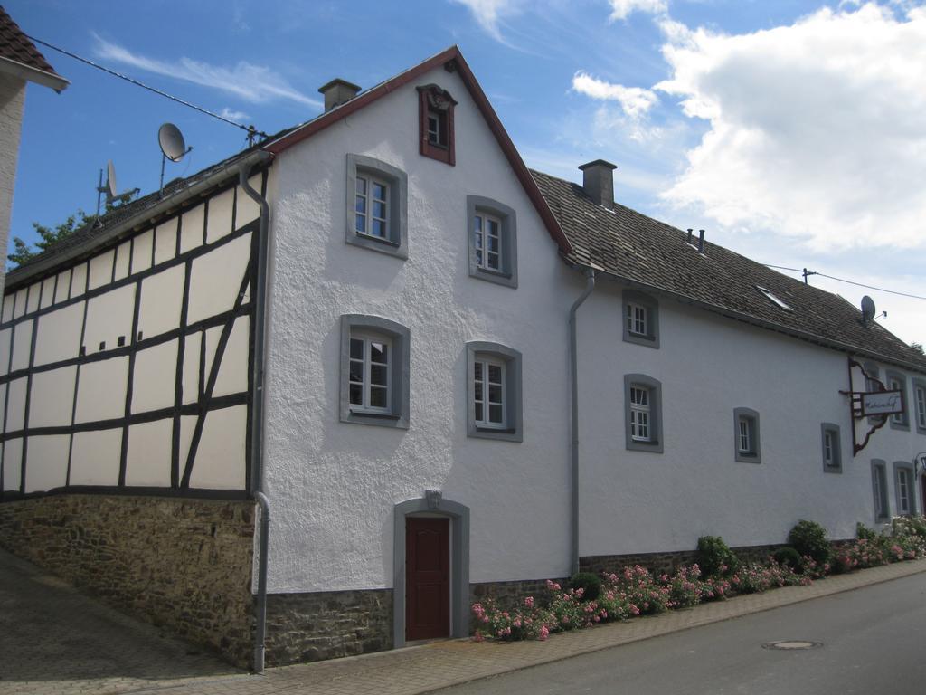 Отель Maternushof Pomster Экстерьер фото
